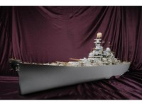Mk1 Design MD-20008 USS Iowa BB-61 DX PACK Full Wooden Deck / 23 Large sized Brass Photo Etched Part / 1 Pre-painted Photo Etched Part / 272 Brass Metal Parts / 35 Resin Parts / 50Cm Chain 1/200